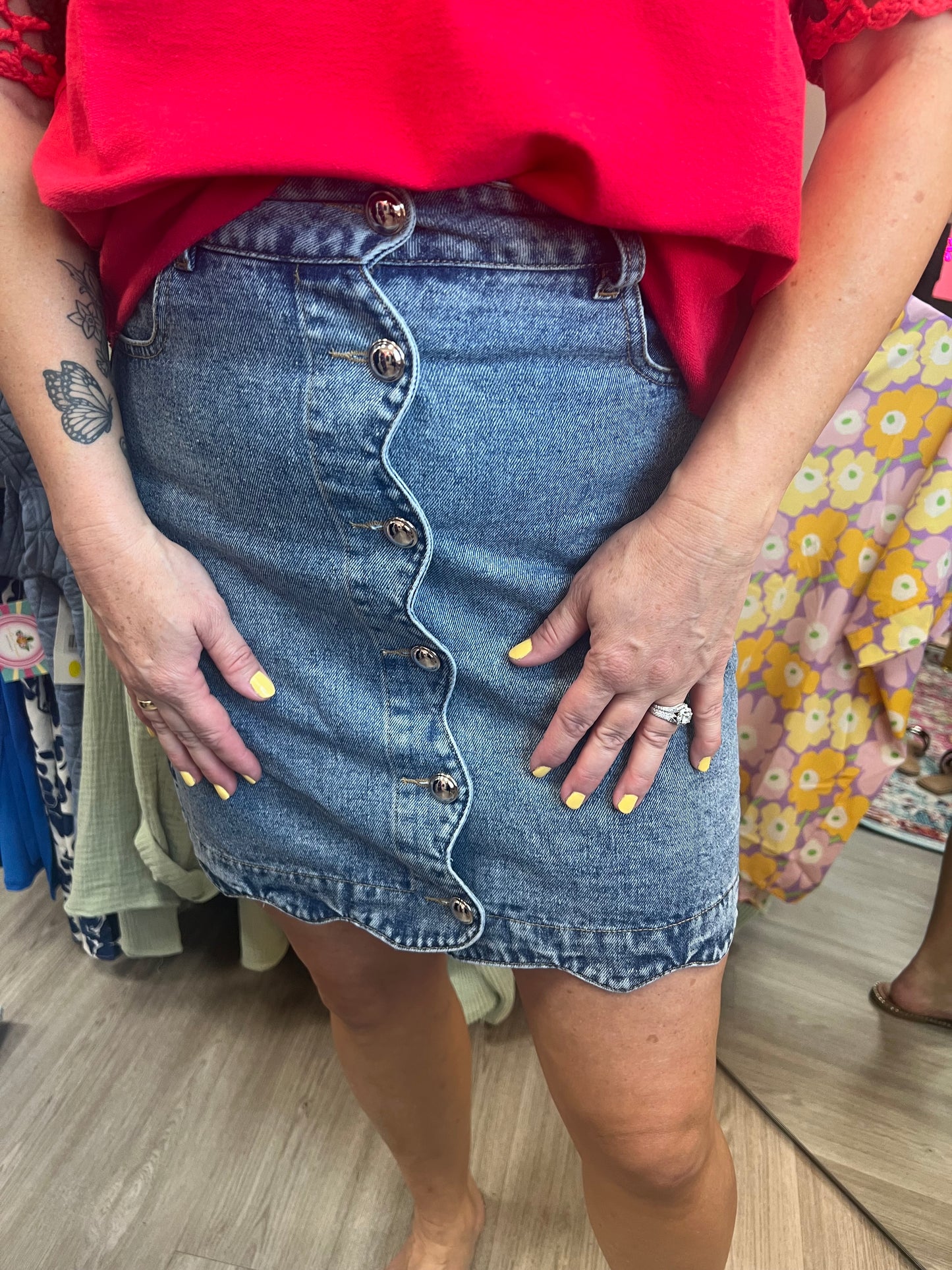 Scalloped denim skirt