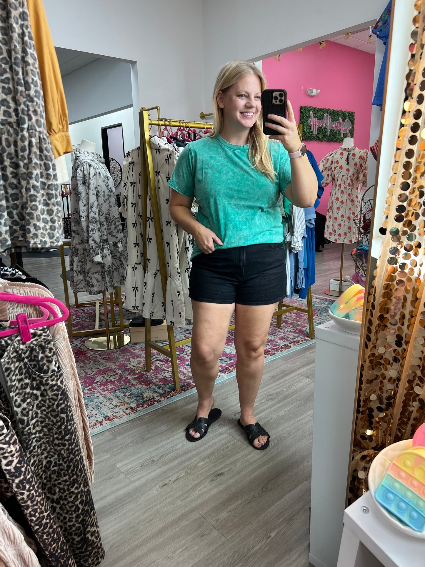 Acid washed basic tshirt