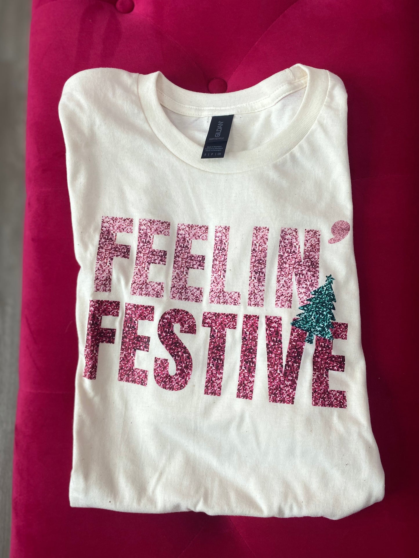 Feelin’ festive tee