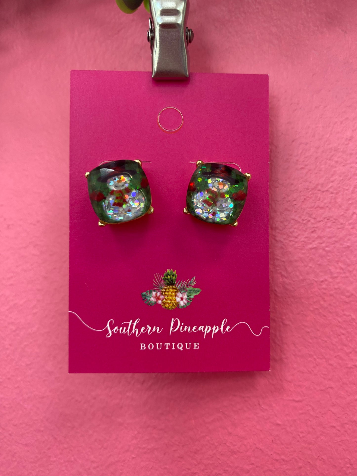 Snowman studs