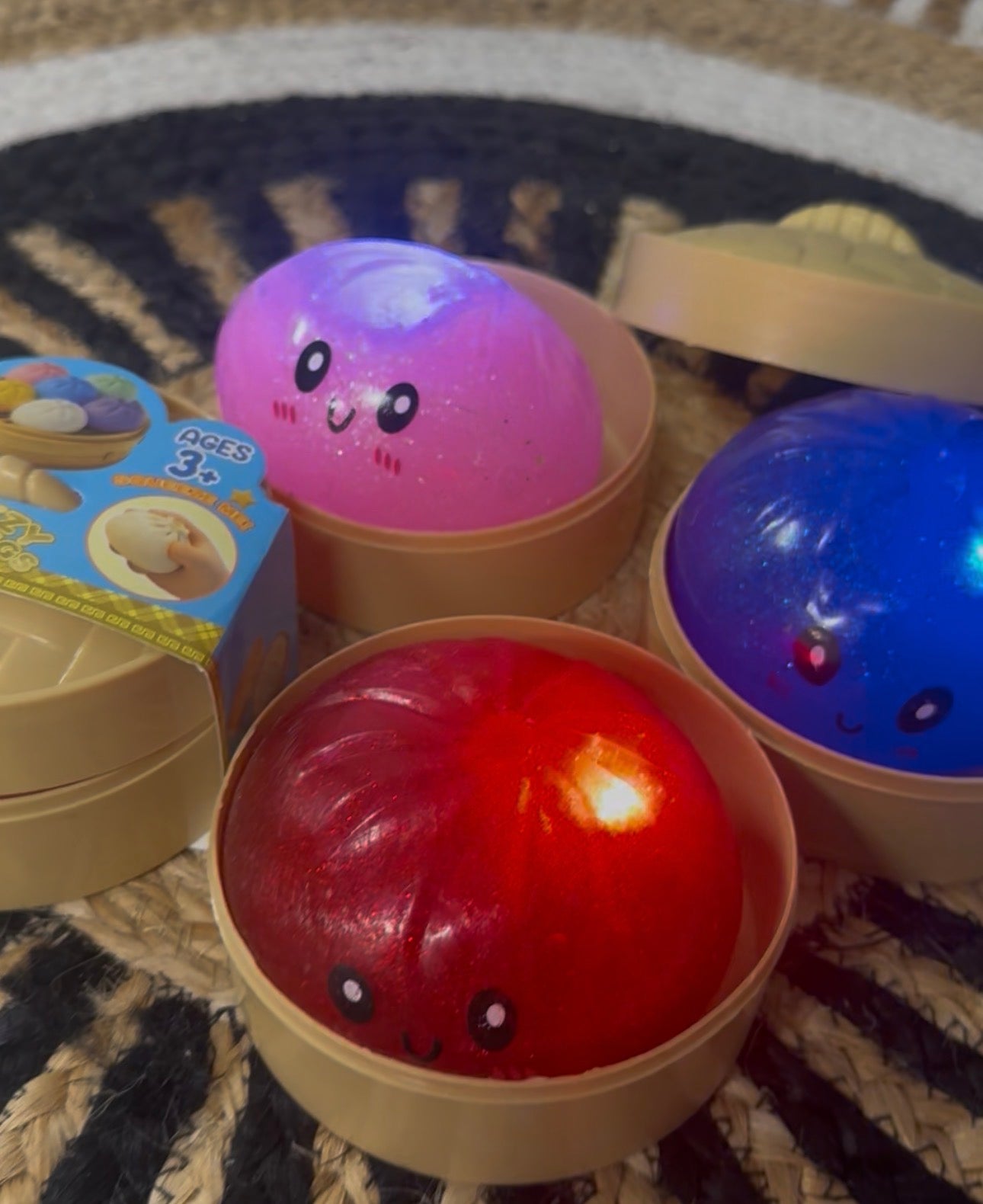 Light-Up Mystery Glitter Dumpling Squishy
