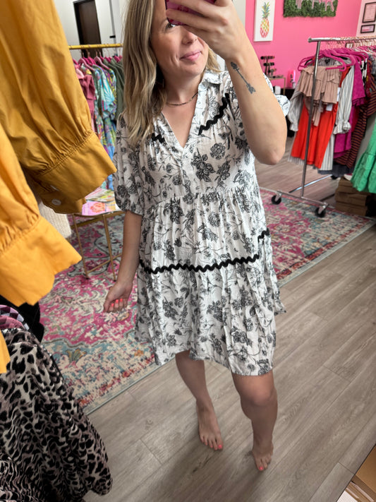 Sweet on Toile Ruffle Tiered Dress – Black & White