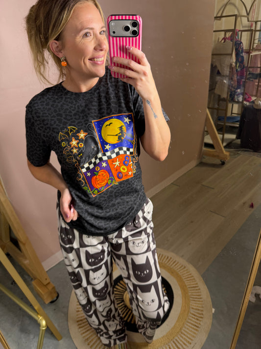 Vintage Halloween Leopard Graphic Tee – Black Spooky T-Shirt