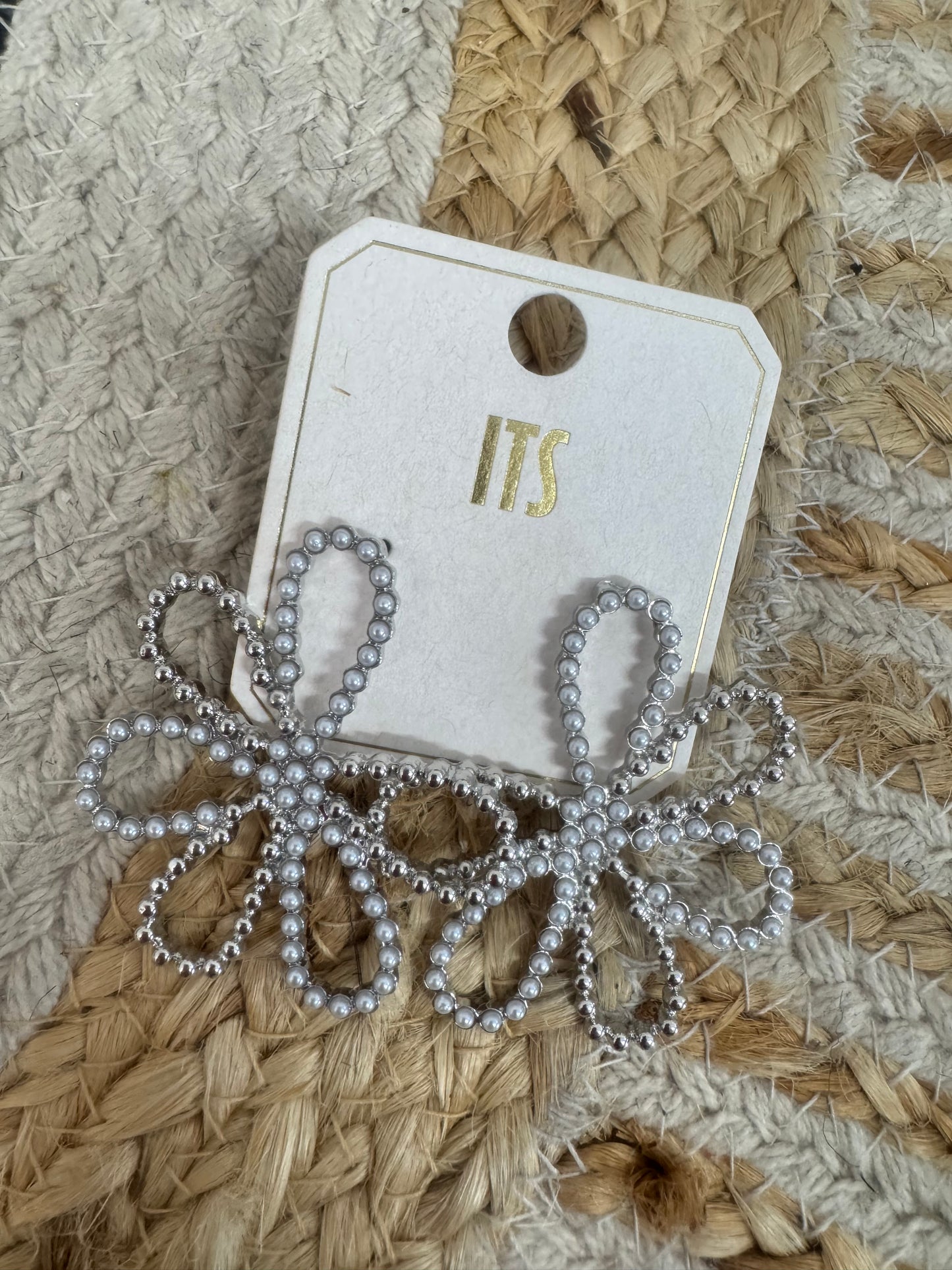 Silver Pearl Floral Statement Earrings – Boutique Drop Earrings