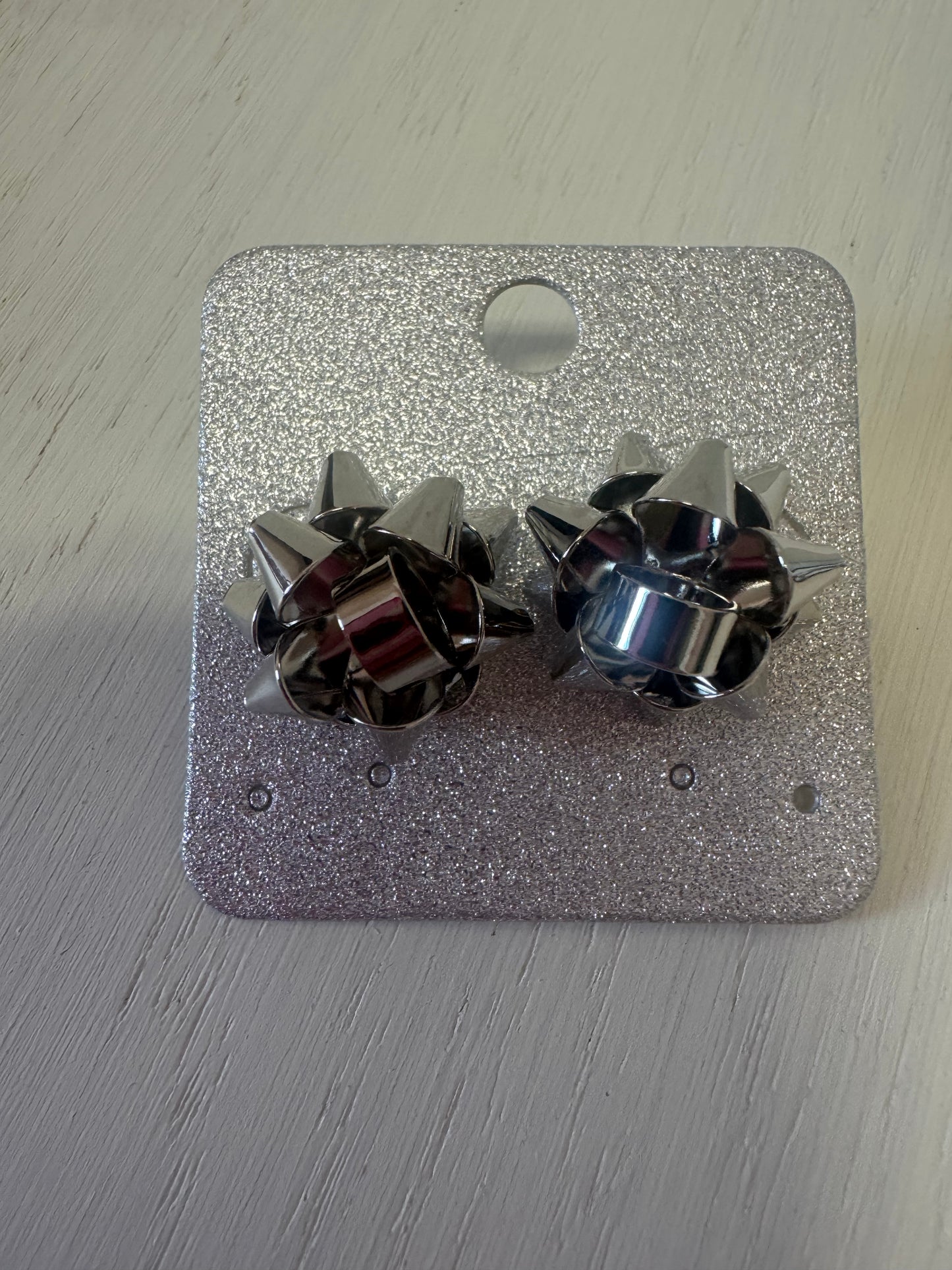 Holiday Bow Stud Earrings – Silver