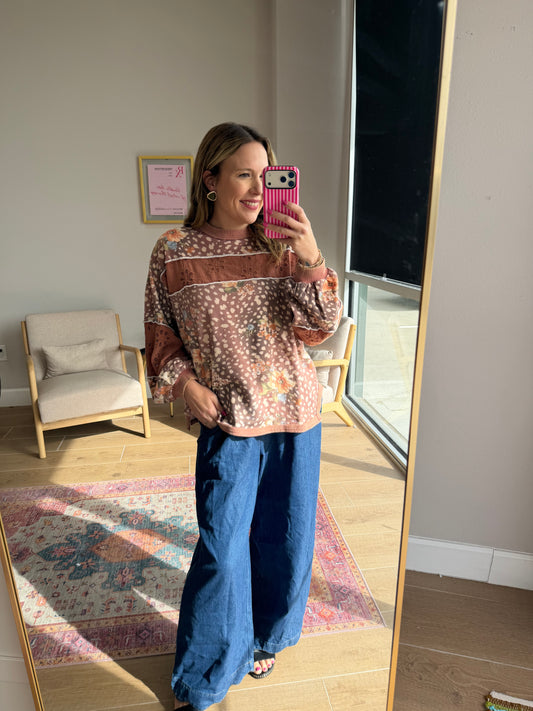 Mauve Floral Deer Print Eyelet Long Sleeve Pullover